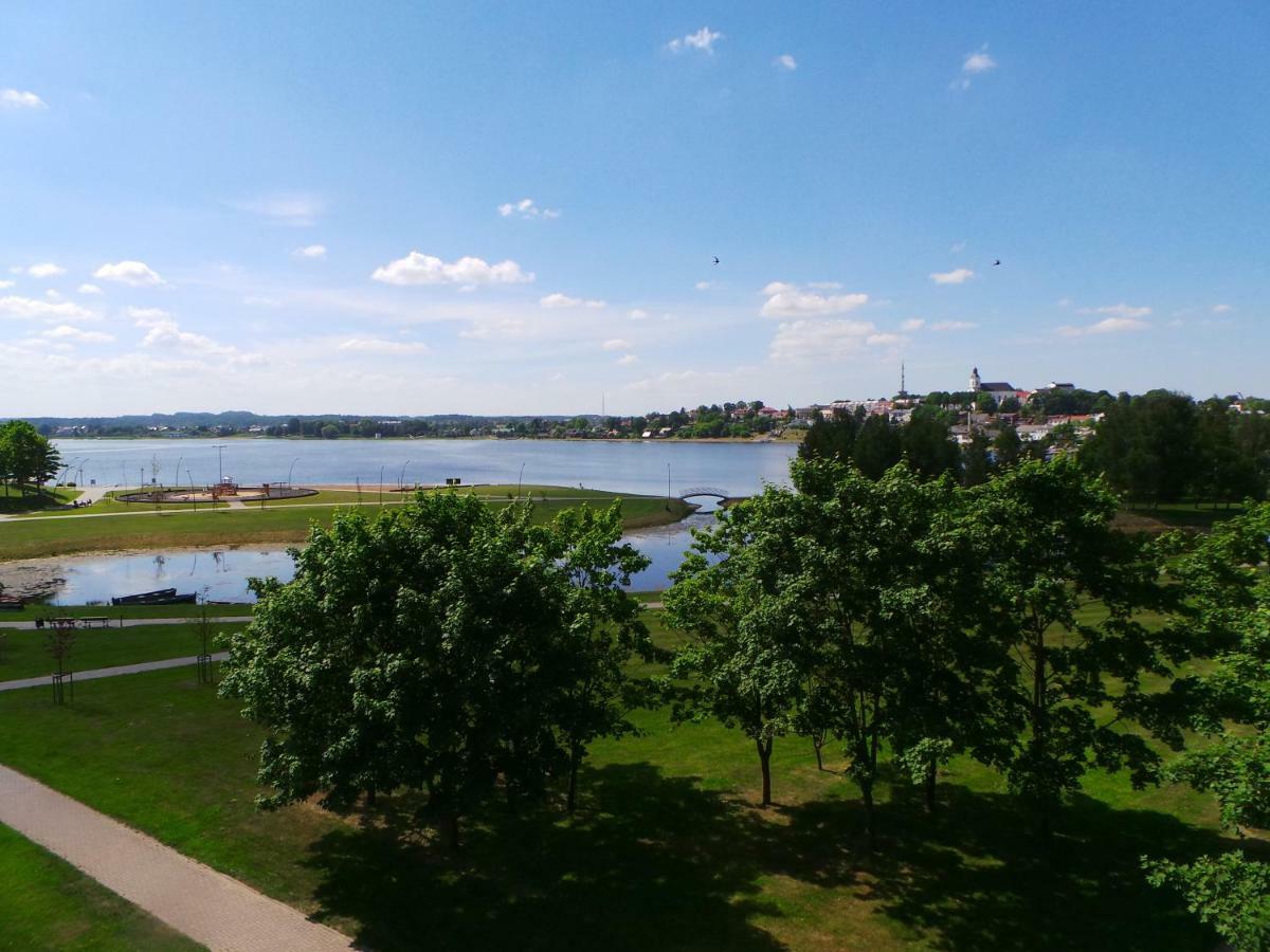 Cozy Apartment With A Wonderful Lake View Telšiai Extérieur photo