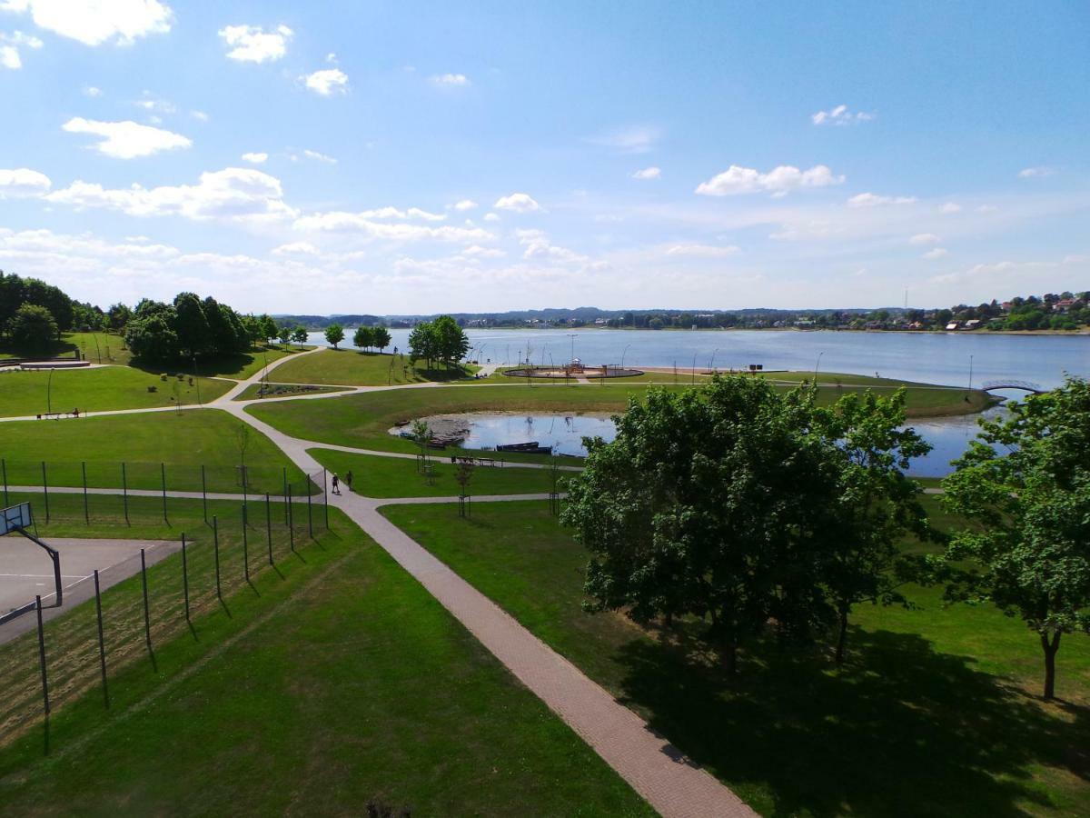 Cozy Apartment With A Wonderful Lake View Telšiai Extérieur photo