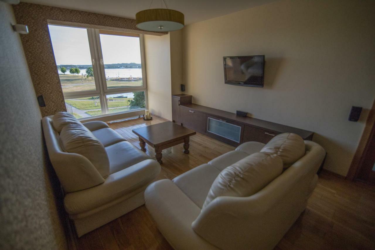 Cozy Apartment With A Wonderful Lake View Telšiai Extérieur photo